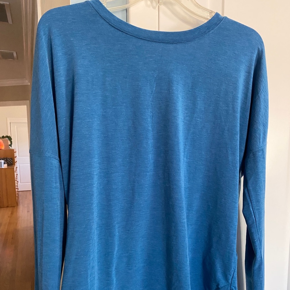 2 Prana Rouge long sleeve tops